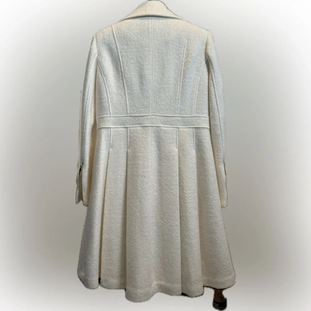 Woman’s Guess Coat. Worn Once. Like New! Size Large - Picture 2 of 2